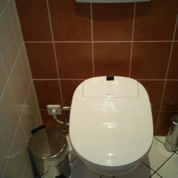 Bouwcenter Blauwhoff Douchewc Frissebips Installatie (2) Coway douchewc bij bouwcenter blauwhoff