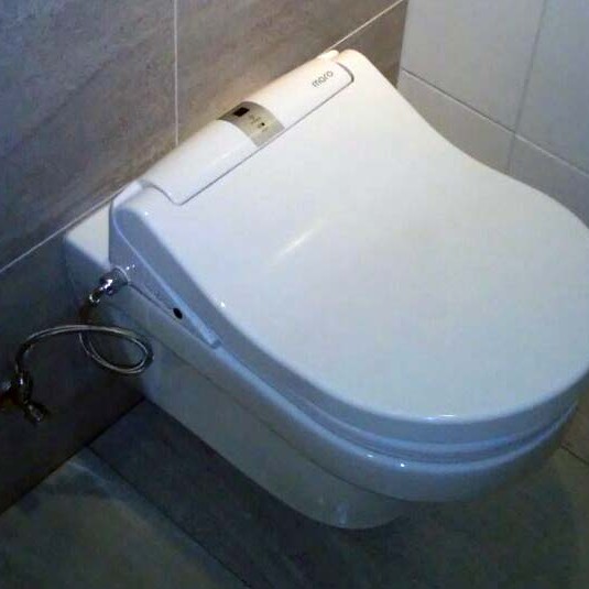 Installatie Maro douchewc