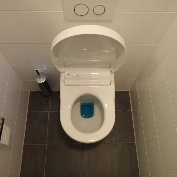 Eindresultaat installatie douche wc ViClean Spatoilet