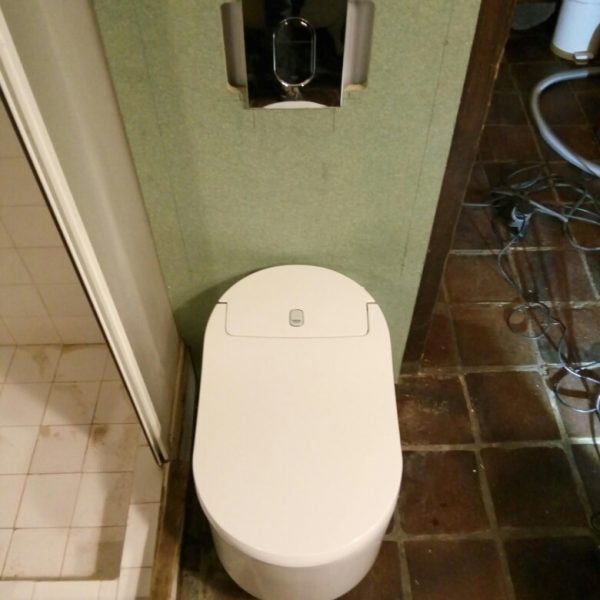 grohe-sensia-arena-douchewc-39354sh0-frissebips-11 Grohe douchewc installatie door frissebips