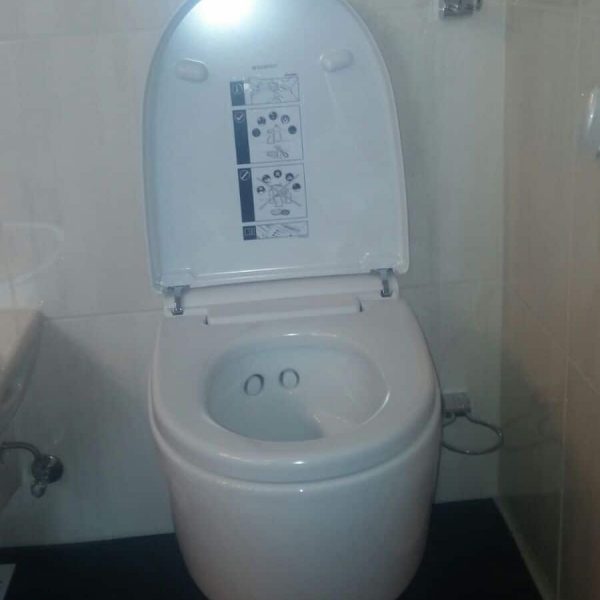 Mera douche-wc foto's installatie 2