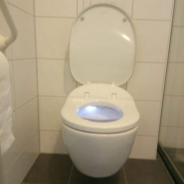 Villeroy_Boch_ViClean_L-Subway_2_installatie_frissebips (2)