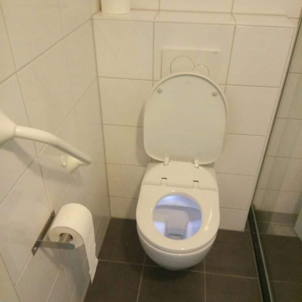 Villeroy_Boch_ViClean_L-Subway_2_installatie_frissebips (3)