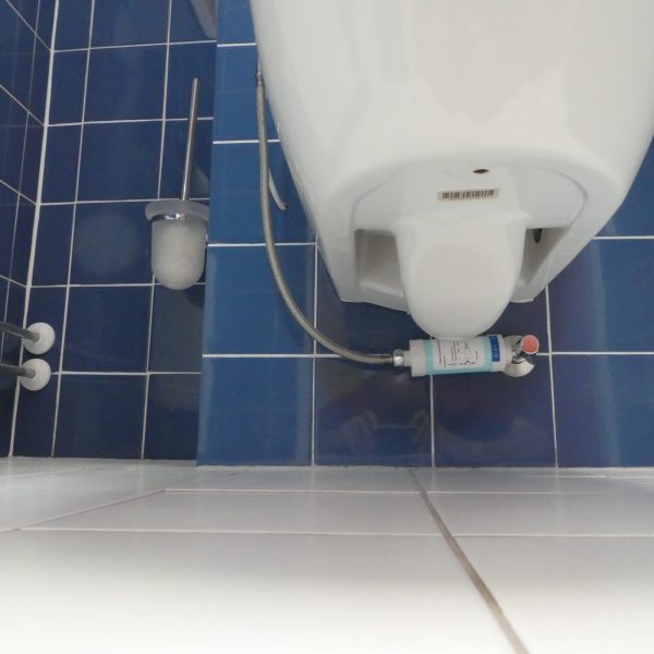 Maro DI600 douche-wc op Subway 2_wandcloset-randloos (4)