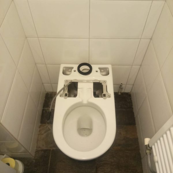 Installatie Roca In Wash Inspira douchetoilet bij Frissebips (4)