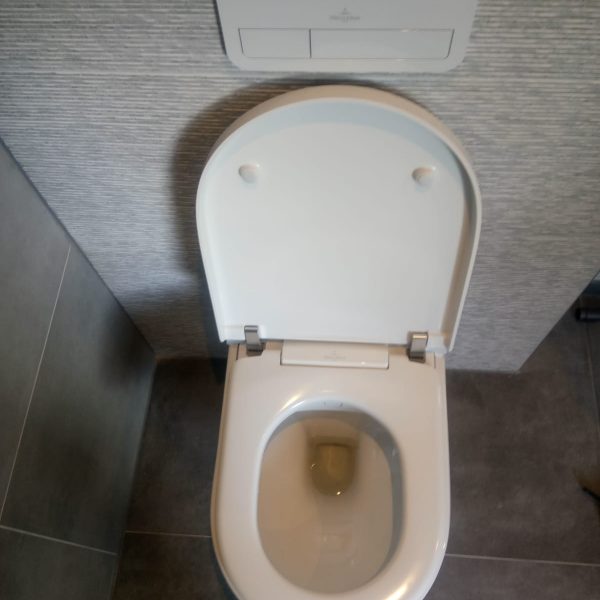 Installatie Viclean i 100 douchewc (6)