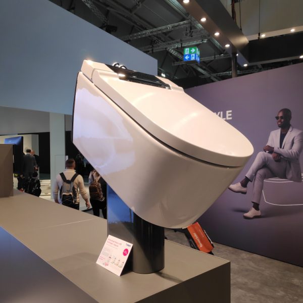 Geberit_Aquaclean_sela_2019_frissebips_douche-wc