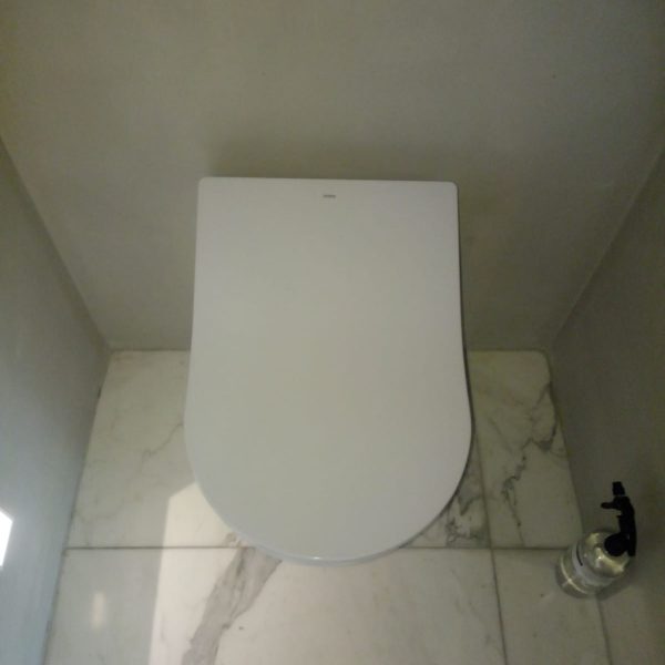 Installatie_TOTO_Washlet_RX_Frissebips (2) Installatie_TOTO_Washlet_RX_Frissebips (2)